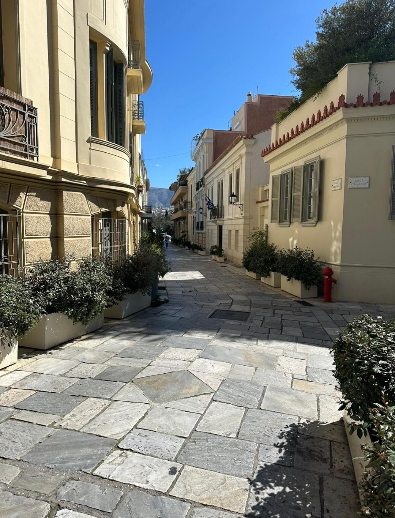Central House In Plaka Atenas Exterior foto